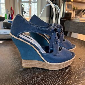 Halogen Blue Lace Up Angled Wedge Shoe sz 8
